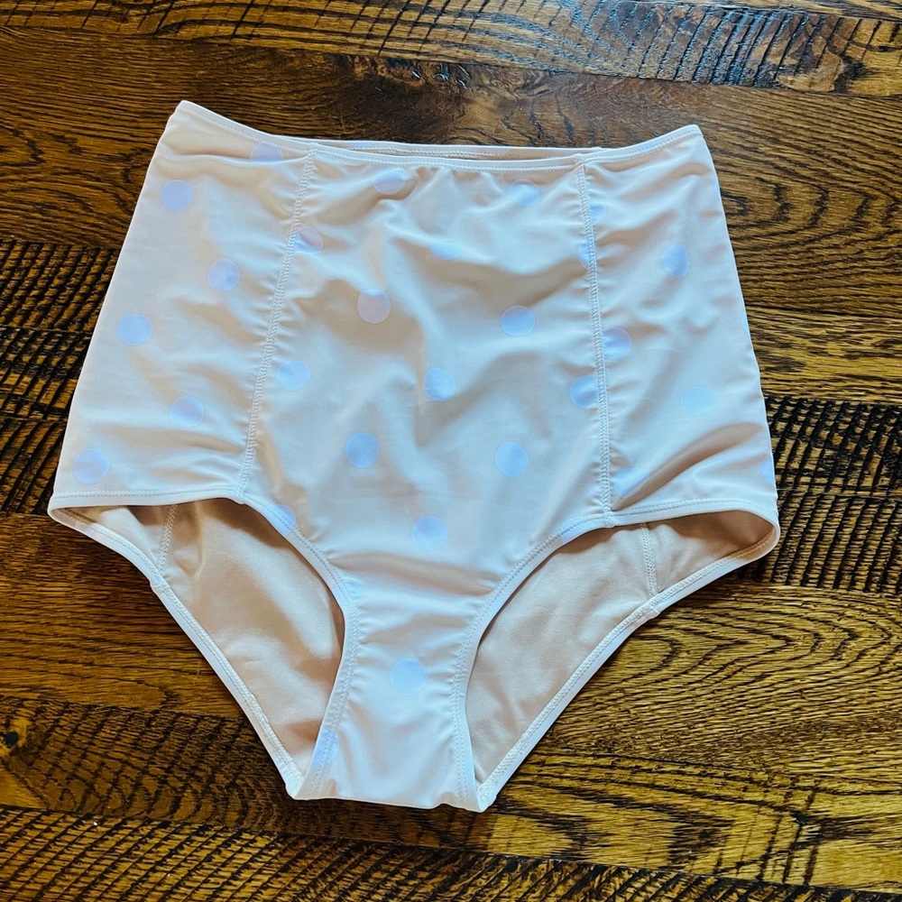 NWOT Kortni Jeane bottom